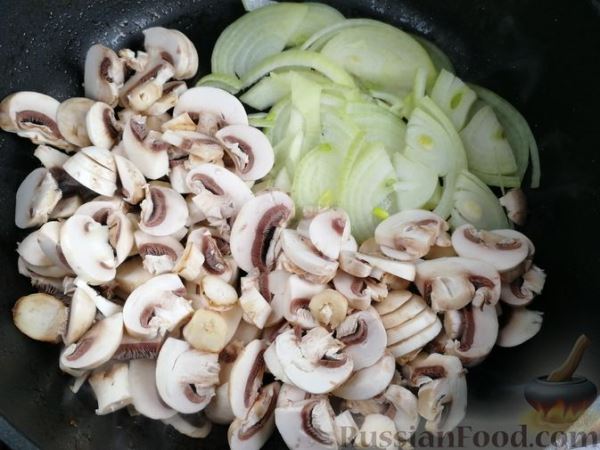 Рагу из свинины с грибами, грецкими орехами и изюмом (в духовке)