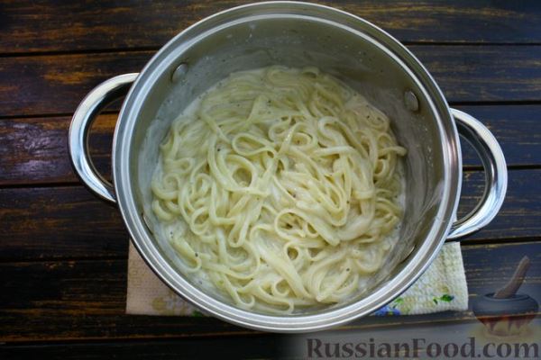 Спагетти в сырно-сливочном соусе