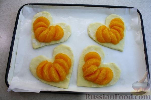 Слойки "Сердечки" с мандаринами