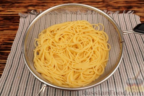Спагетти с грибами и соусом бешамель